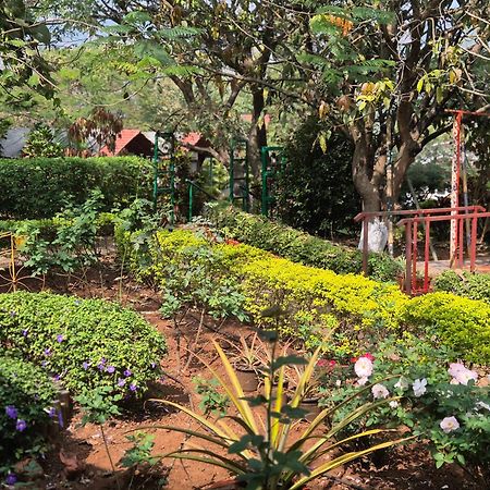 Camp Temgarh Hotell Lavasa Exteriör bild