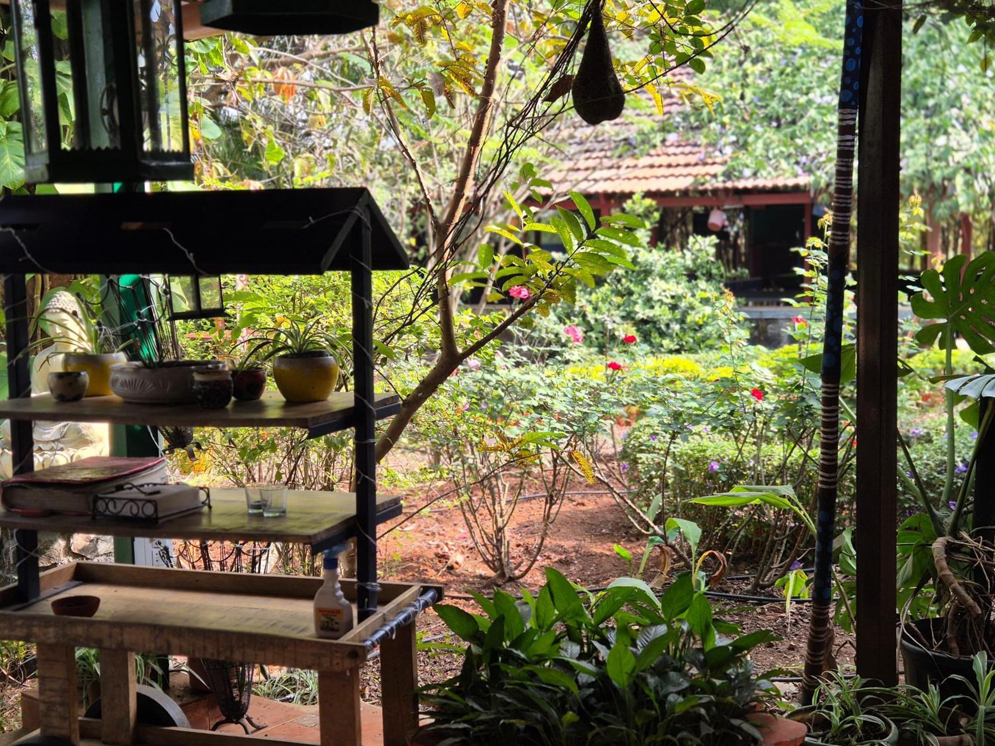 Camp Temgarh Hotell Lavasa Exteriör bild